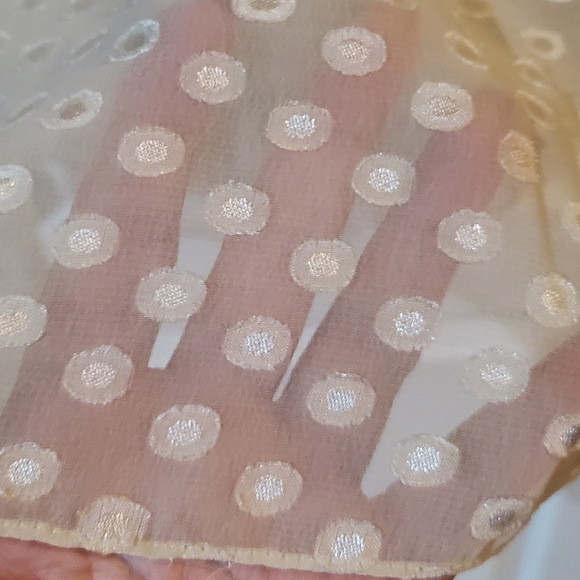 * SOLD * Studio M Women's Cream Blouse only no shell under it. Sz L - Picture 6 of 8